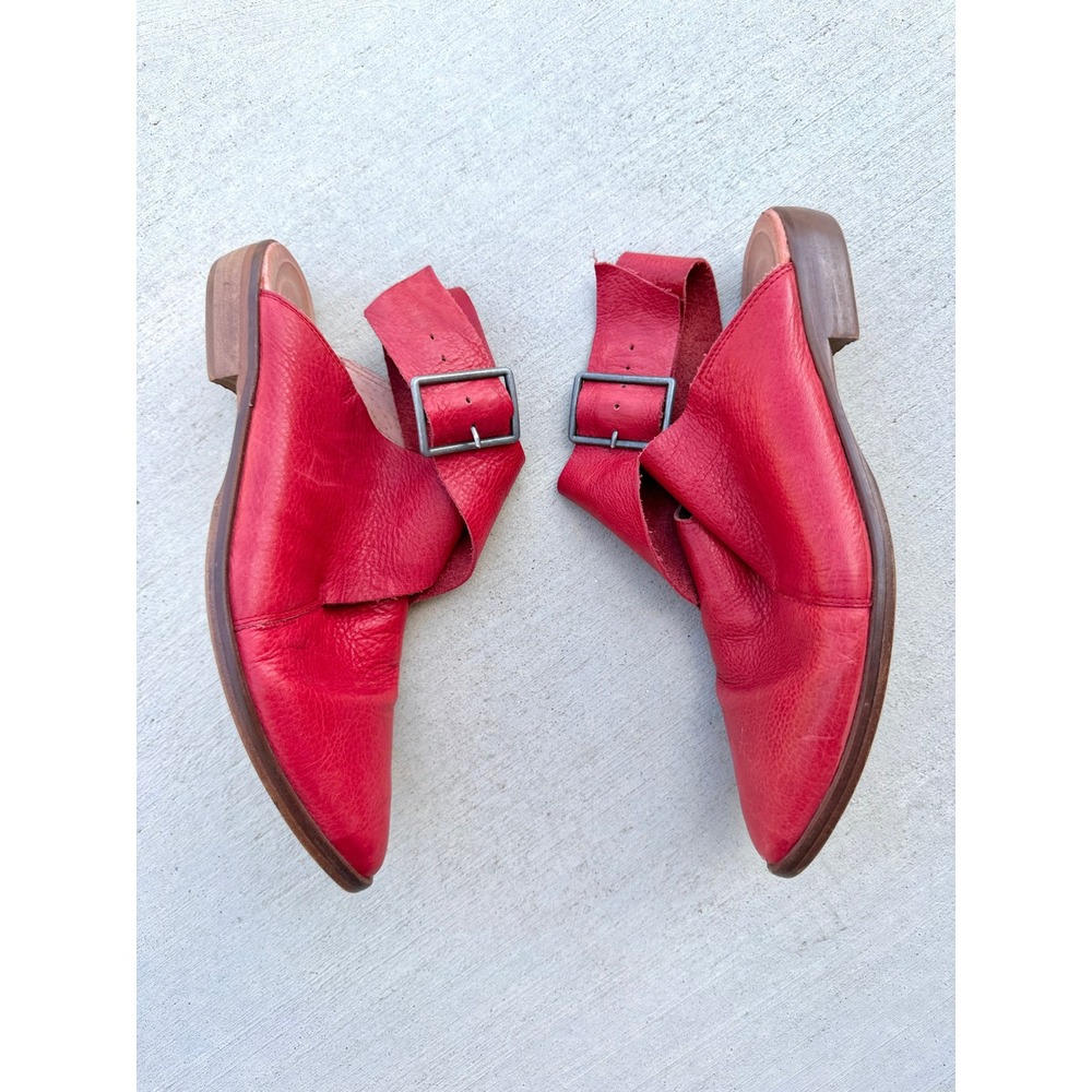 Free People Red Leather Slingback Mules Pointed Toe Buckle Ankle Strap Flats 40 - Picture 3 of 8